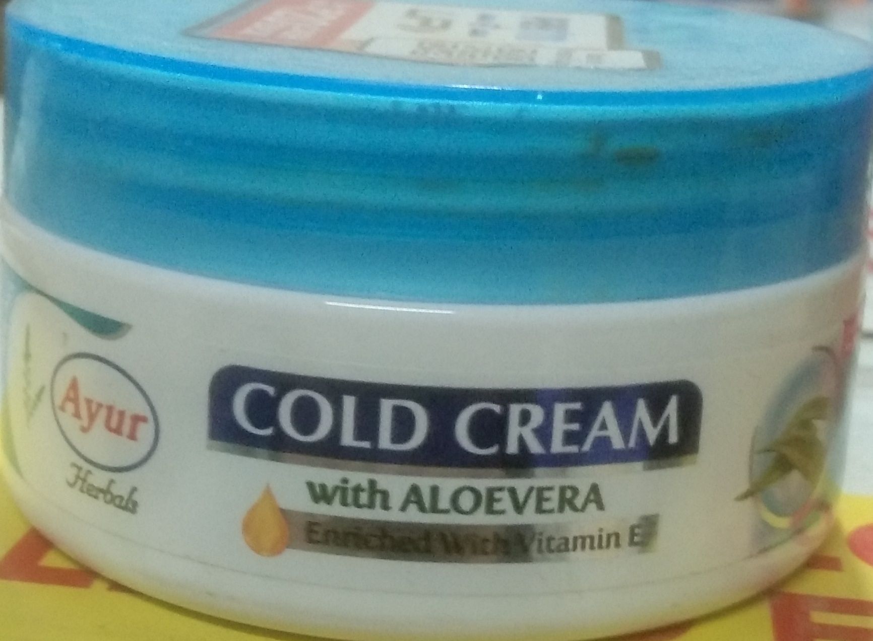 Ayur cold cream with alovera