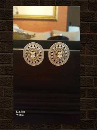 Oval wheel AD earrings for a glamorous look