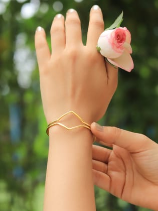 Hexa Line Adjustable Brass Bracelet (Anti Tarnish)