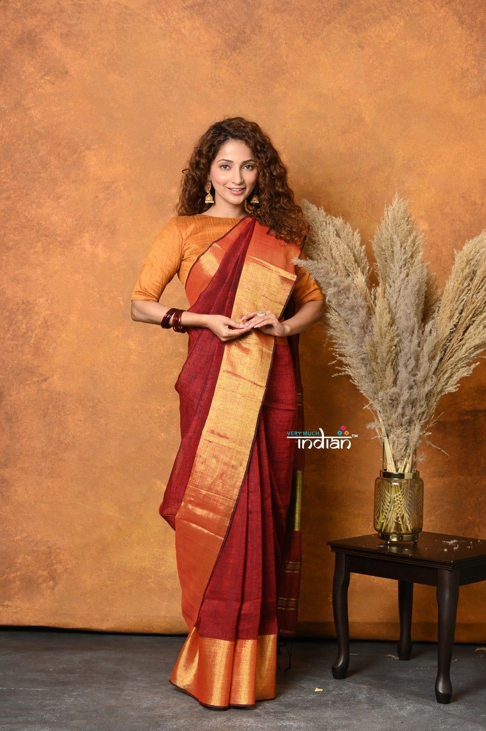 Mastaani ~ Handloom Pure Cotton Linen Saree With Golden Border - Red