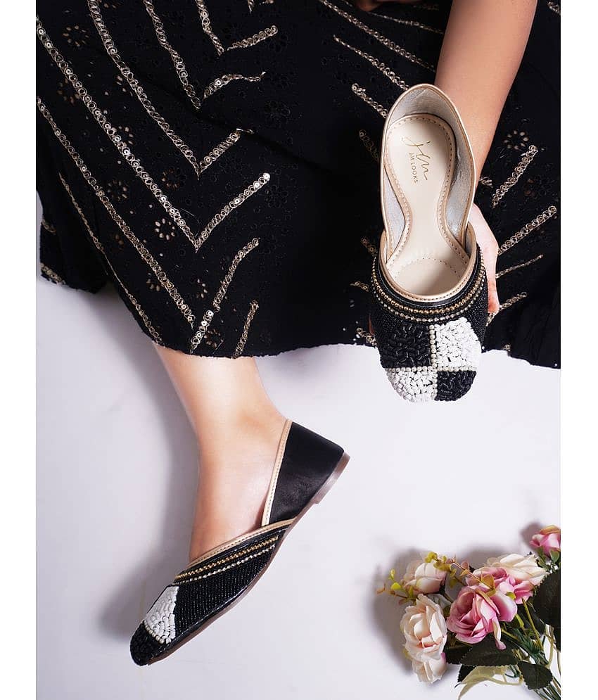 JM Looks White Women's Casual Ballerinas