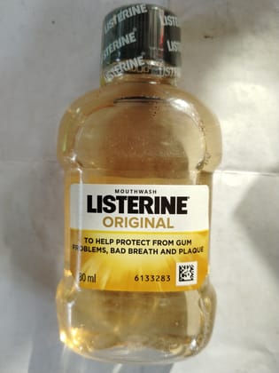 Listerine original Mouthwash To help protect from gum problems
