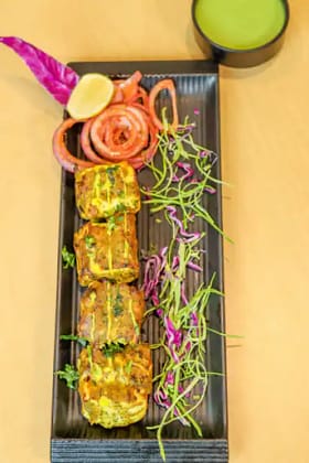 Multani Paneer Cheese Stuffed Tikka [6 Pcs]