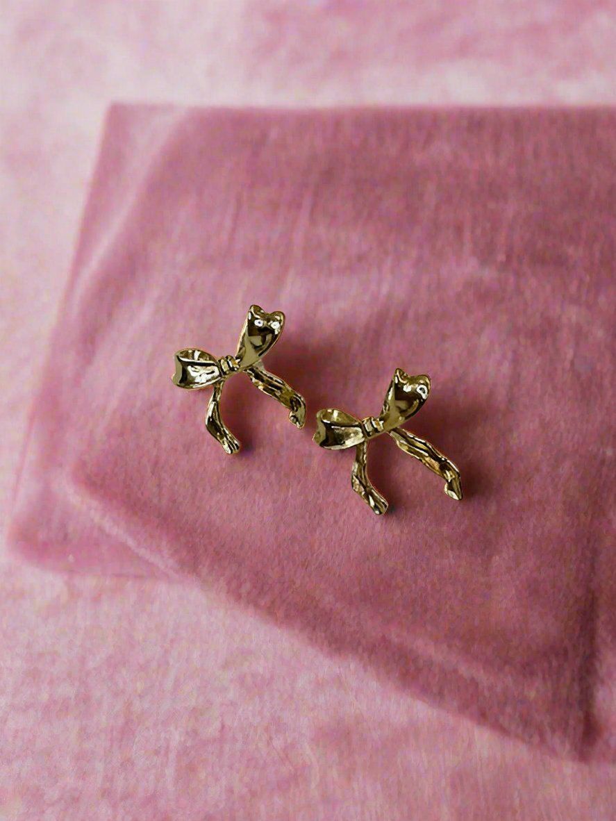 Sara Bow Studs Earrings