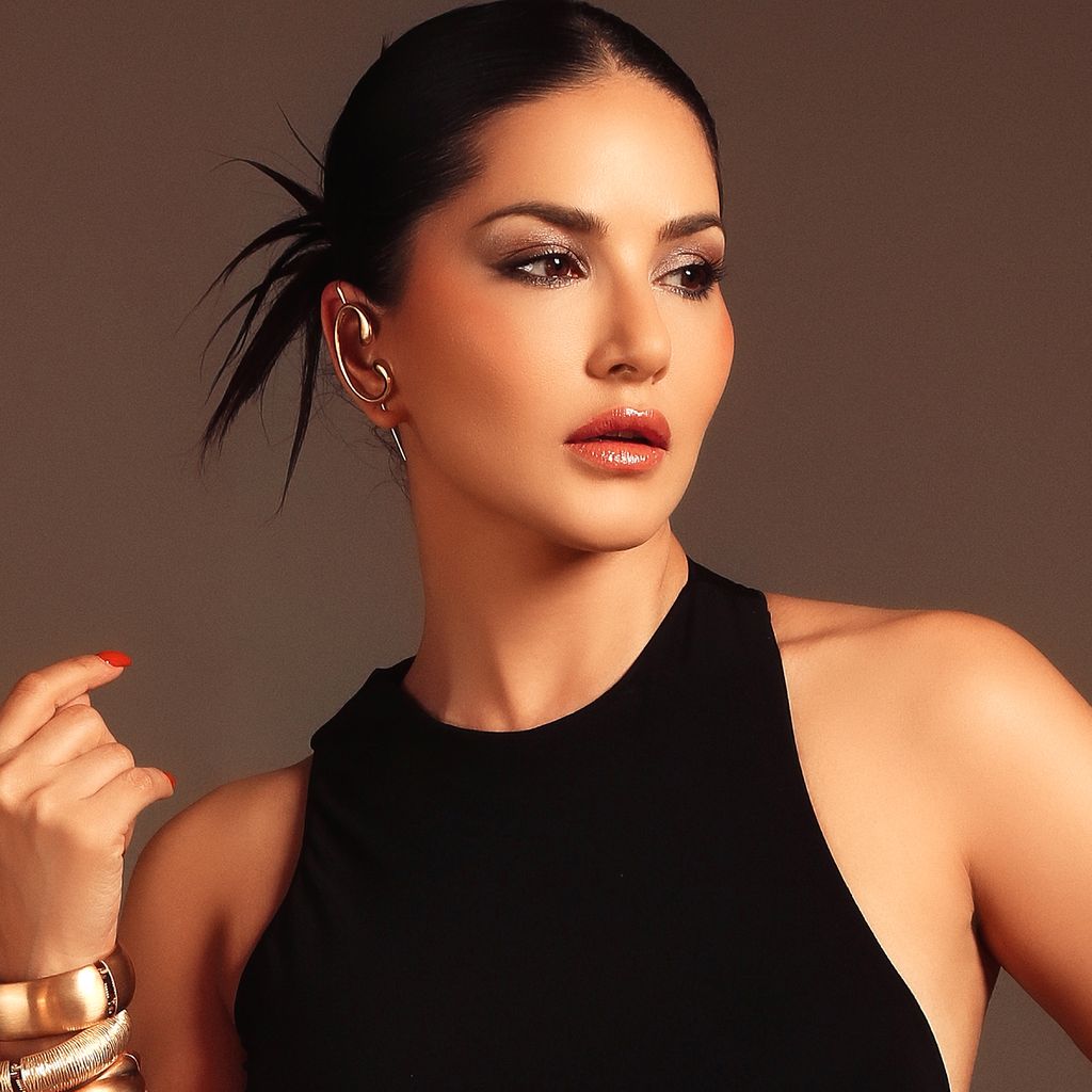 Star Struck by Sunny Leone Long Wear Lip Liner - Bronze Beauty