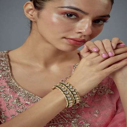 vivinia BY VIDHI MEHRA Saadgi Gold Plated White Kundan, Polki Womens Pair of bangles (2.4,2.6) - VB718