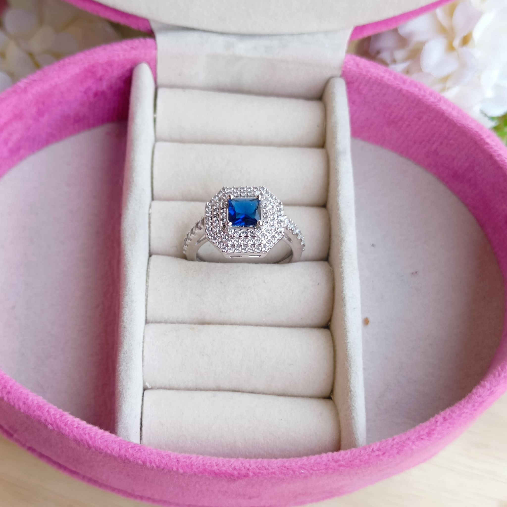 VS Sterling Silver Cocktail Ring 086-9