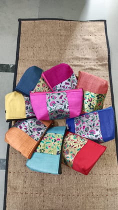 Hand Pouch