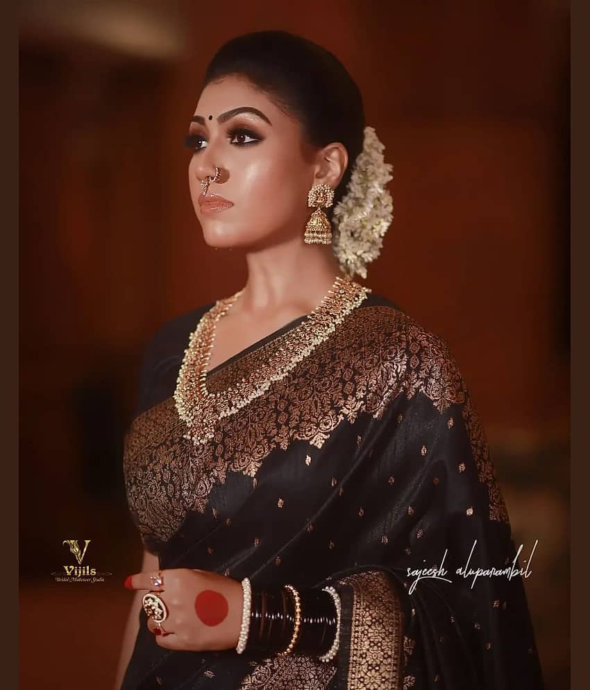 fab woven Art Silk Woven Kanjeevaram Sarees With Unstitched Blouse Piece ( Black )