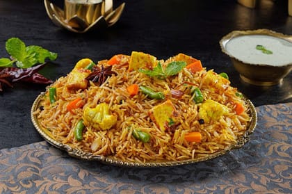 Spicy Paneer Subz Biryani (Paneer And Veg Dum Biryani)