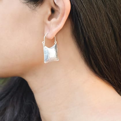 Stellar square bag shape silver hoops