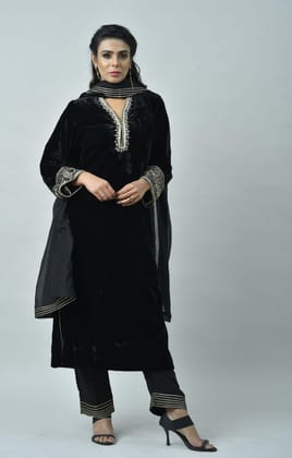 Black Velvet Kurta Set of 3-S