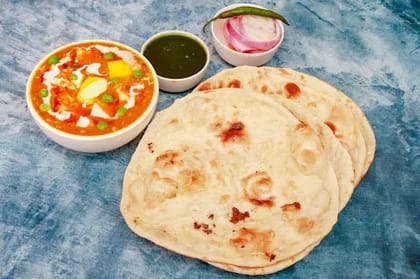 Punjabi Style Matar Paneer Combo [Serves 1]