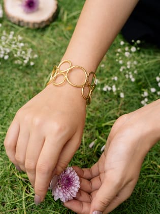 Glow loops Brass Adjustable Bracelet (Anti Tarnish)