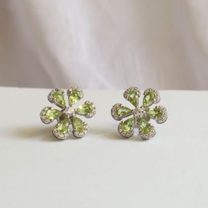 Winter Sparkle Flower Earrings-Peridot (Green)