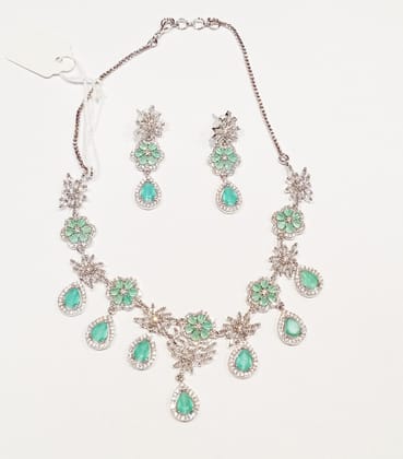 NECKLACE AD