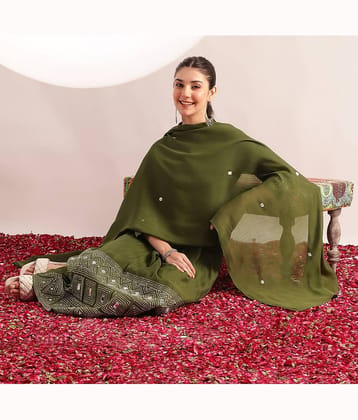 Vbuyz Women Chanderi Embroidered Flared Kurti With Pants ( Green )