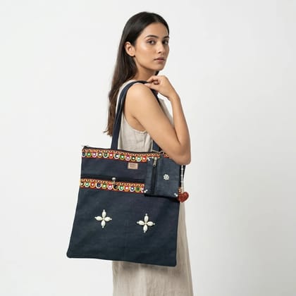 Navy Blue Denim Crossbody Bag With Floral Embellishments 26x22x7 Cm