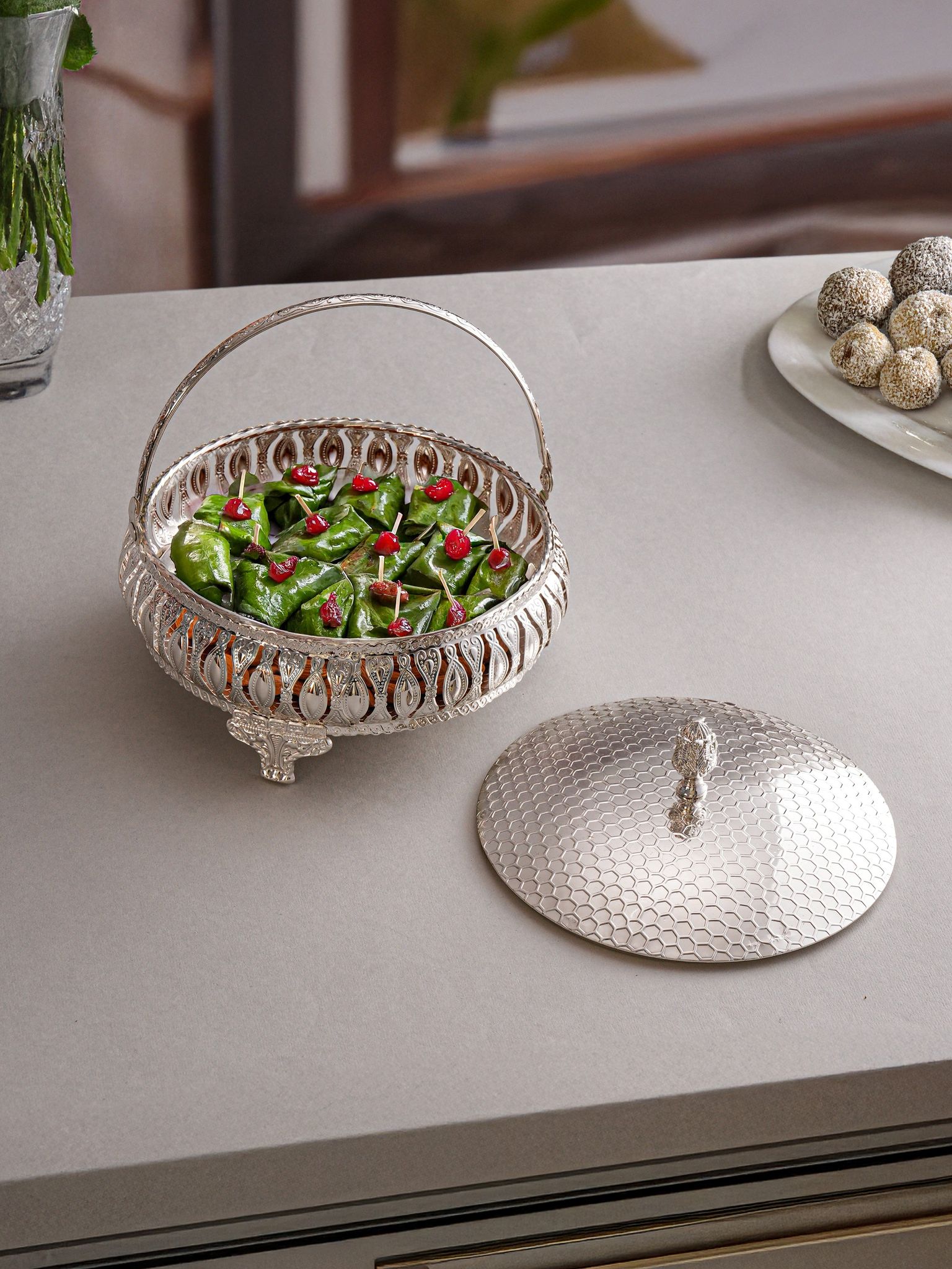 Savor Sphere Basket-Silver