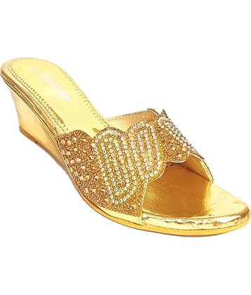 Racecourse - Gold Women's Slip On Heels
