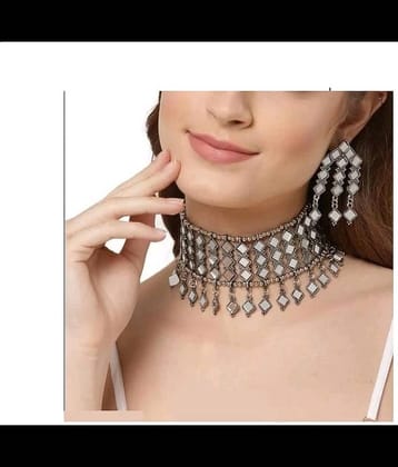 Samridhi DC Silver Alloy Necklace Set ( Pack of 1 )