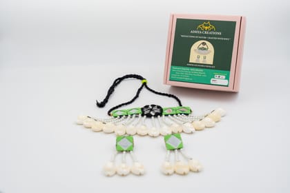 Mirror & Mussels Necklace 1 set each