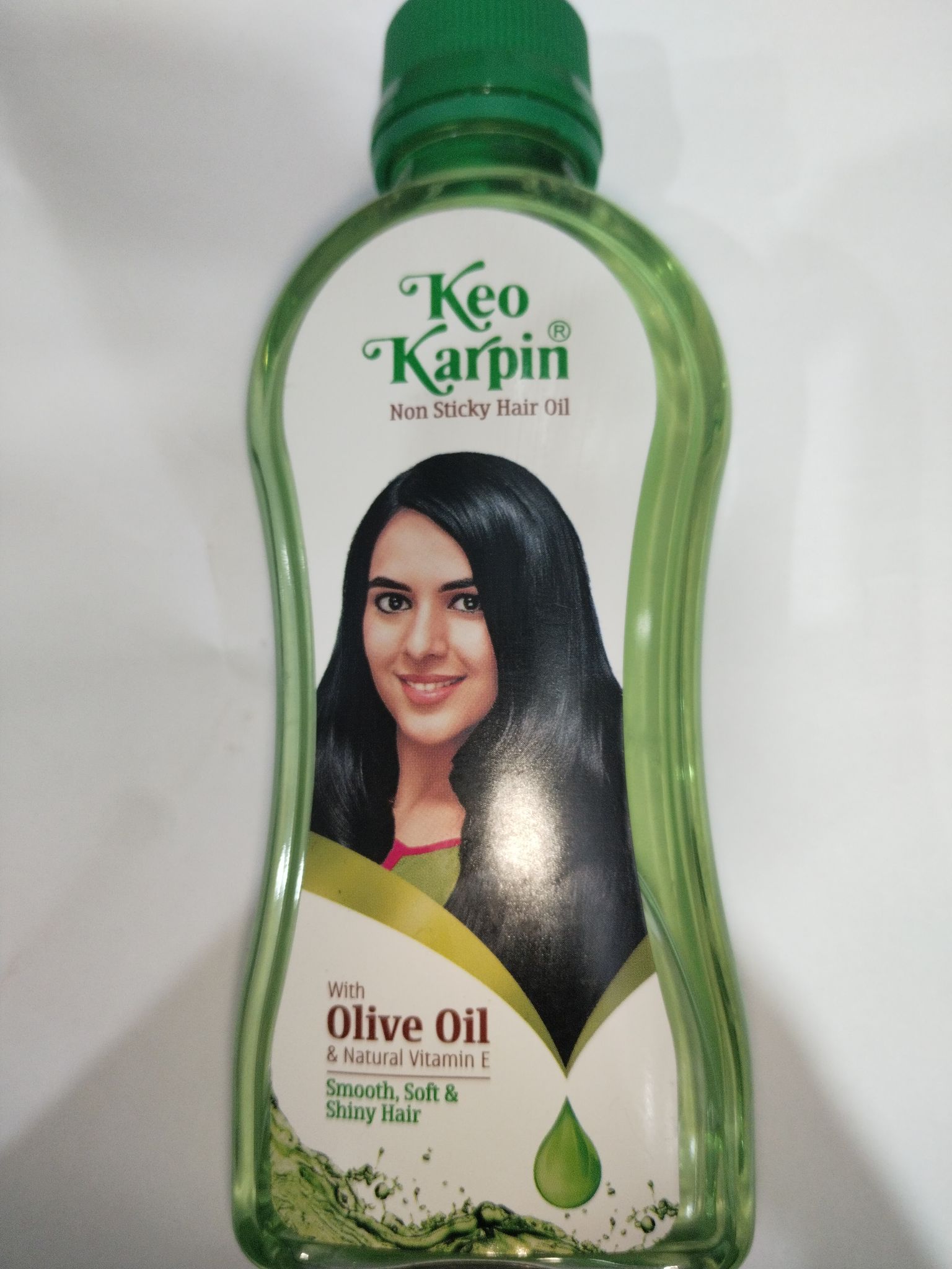 Keo Karpin Non sticky hair oil With Olive oil Smooth,soft & Shiny hair 
