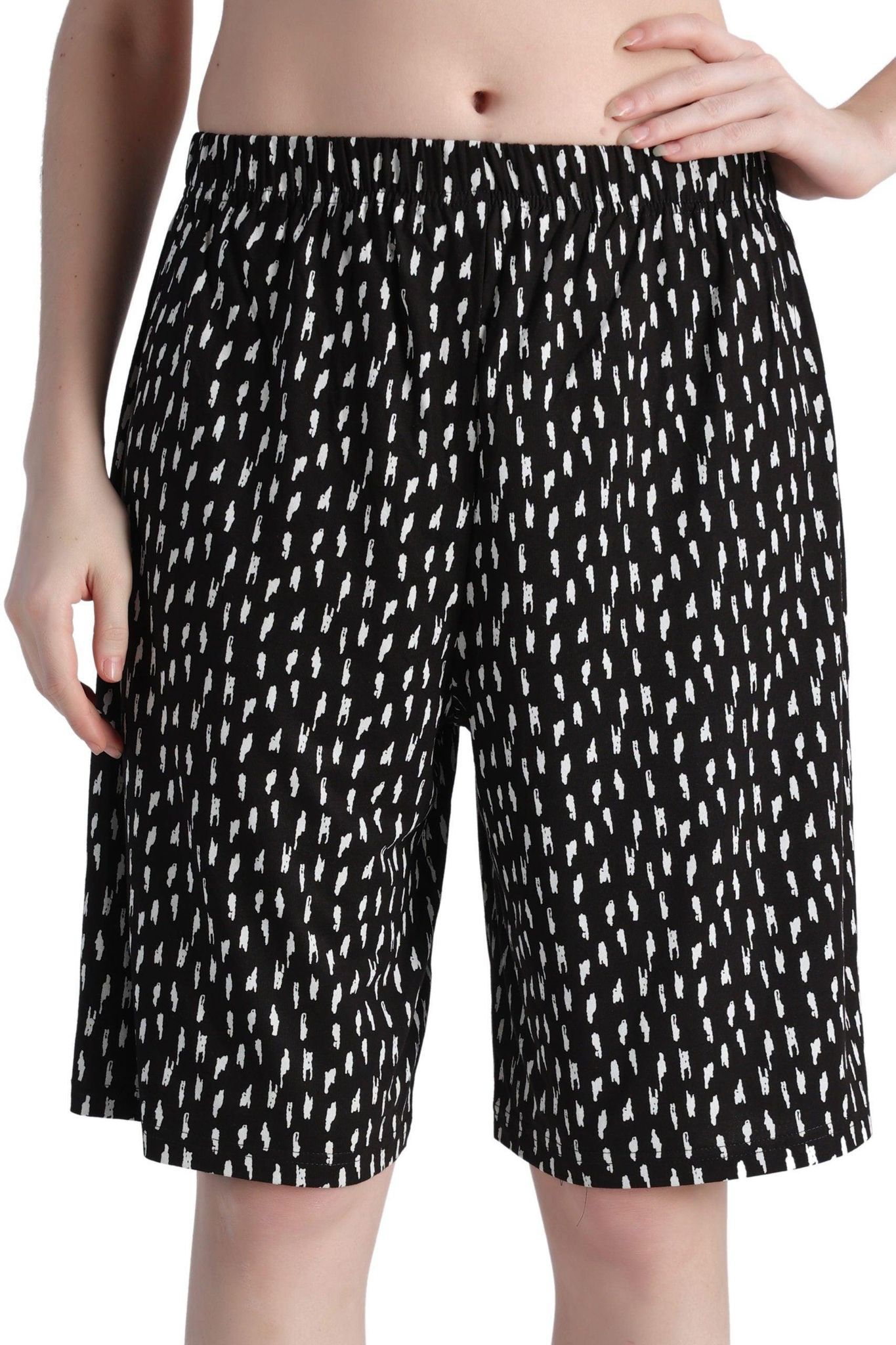 Black Graphic Printed Shorts-L / Black