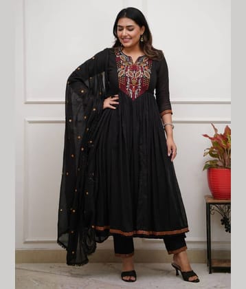Niza Fashion Women Chanderi Embroidered Straight Kurti With Pants ( Black )