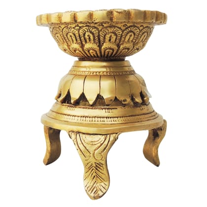 Brass Table Decor Oil Lamp, Deepak Statue, Height : 4.6 Inch  - Compact Brass Diya for Mandir, Height : 4.6 Inch (BSMAS1320 C)