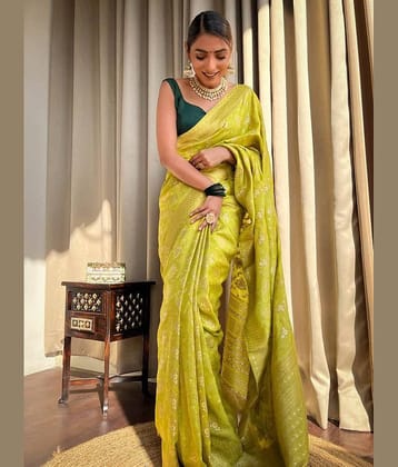 fab woven Art Silk Woven Kanjeevaram Sarees With Unstitched Blouse Piece ( Yellow )