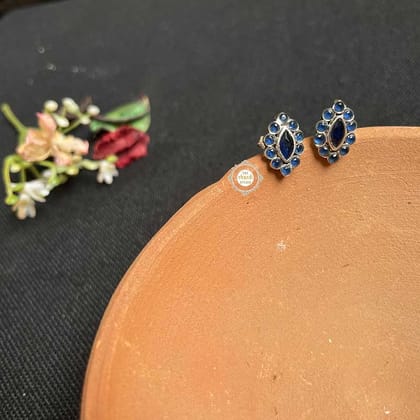 Rozana Leaf Stone Studs-Black