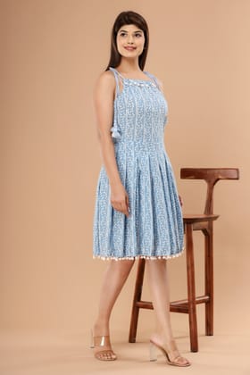 Daisy Delight: Cotton Sleeveless Short Dress