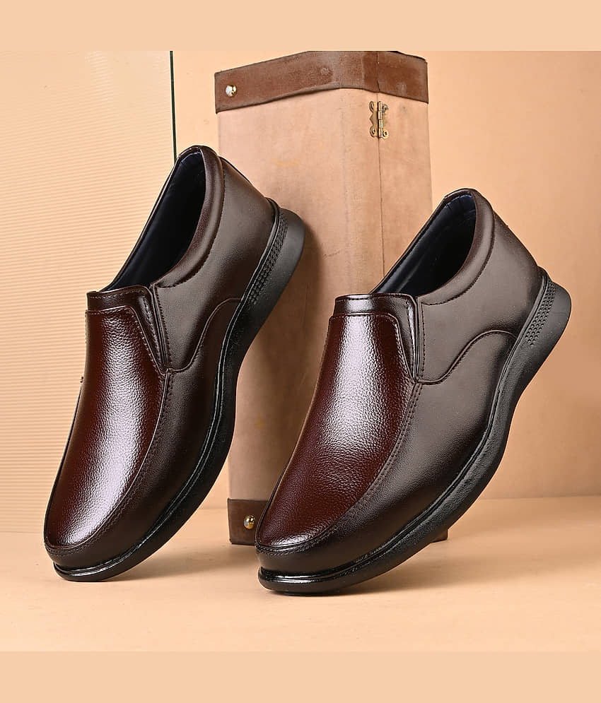 Leeport Brown Men's Slip On Formal Shoes