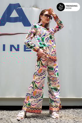 Abstract Regular Fit Co-Ord Set-XXS / Wihte / SH0020-DPLZ022-2.5-NILL-NILL-NILL-NILL-THY01-FS001-NILL-BT002-13 / BT030-DPMS010-2-NILL-NILL-NILL-NILL-THY05-FS001-ZPH003-NILL-NILL /
