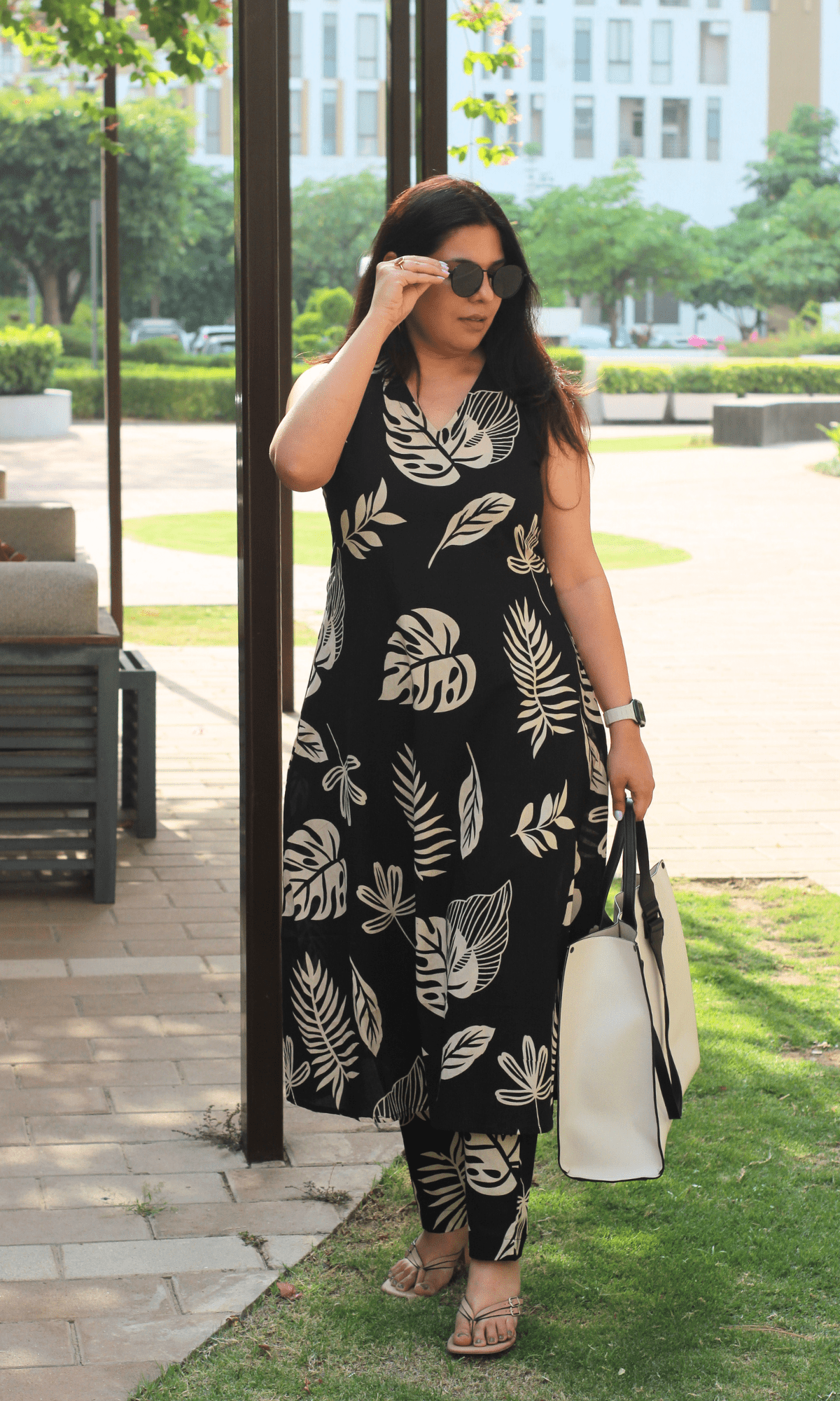 Cotton Black Big Leaf Print Sleeveless A Line Kurta & Pants-XXS