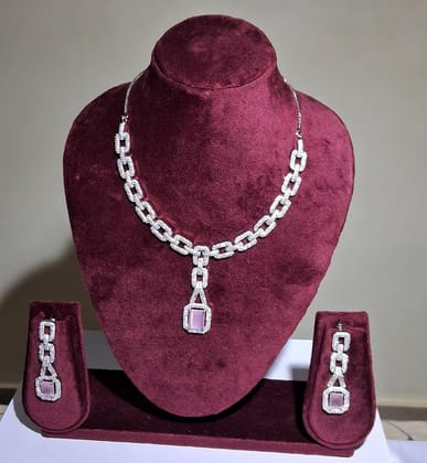 NECKLACE AD