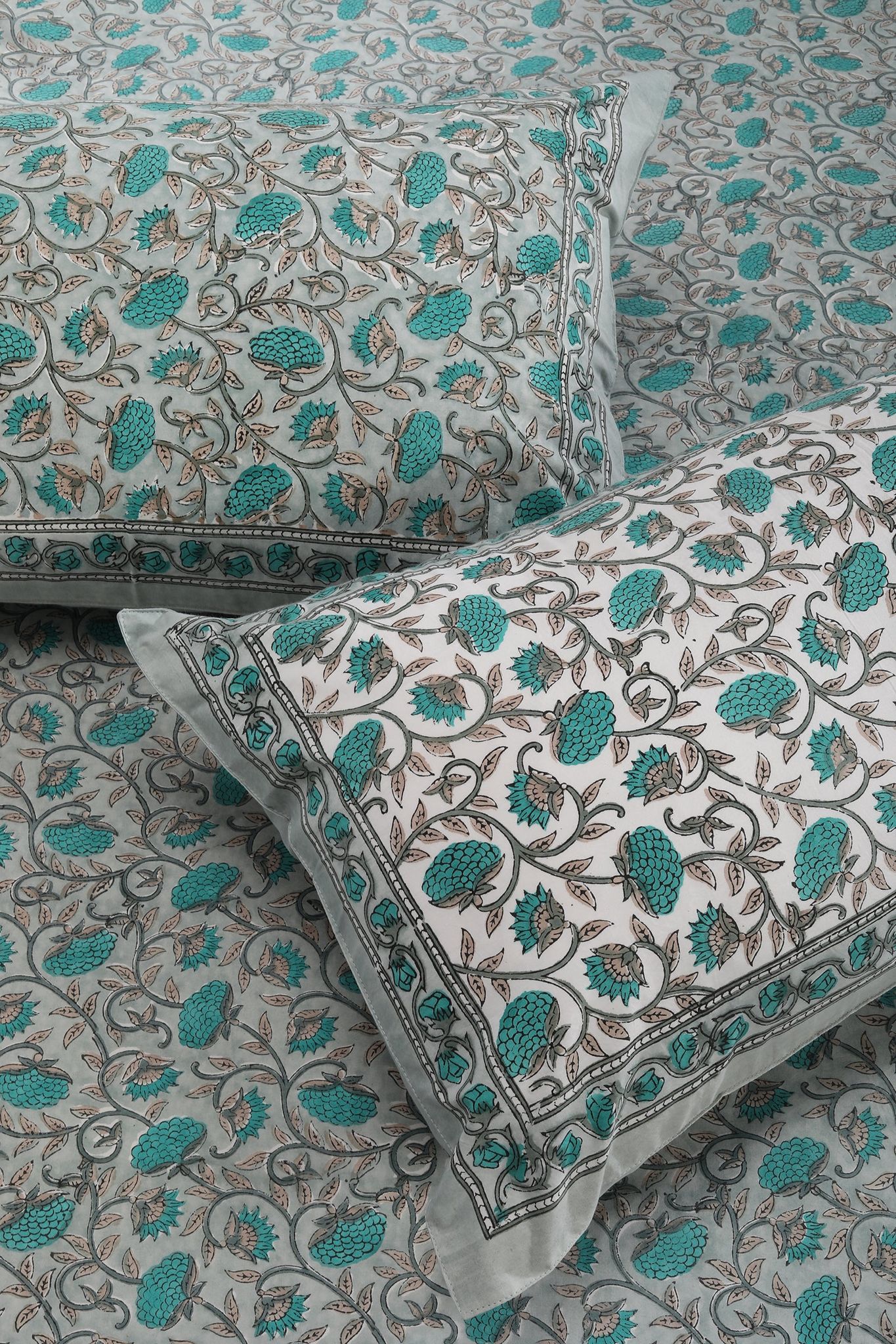Vadeeya Cotton Percale Bedsheet-Double - 90 x 108 in / Blue Turquoise / Turquoise