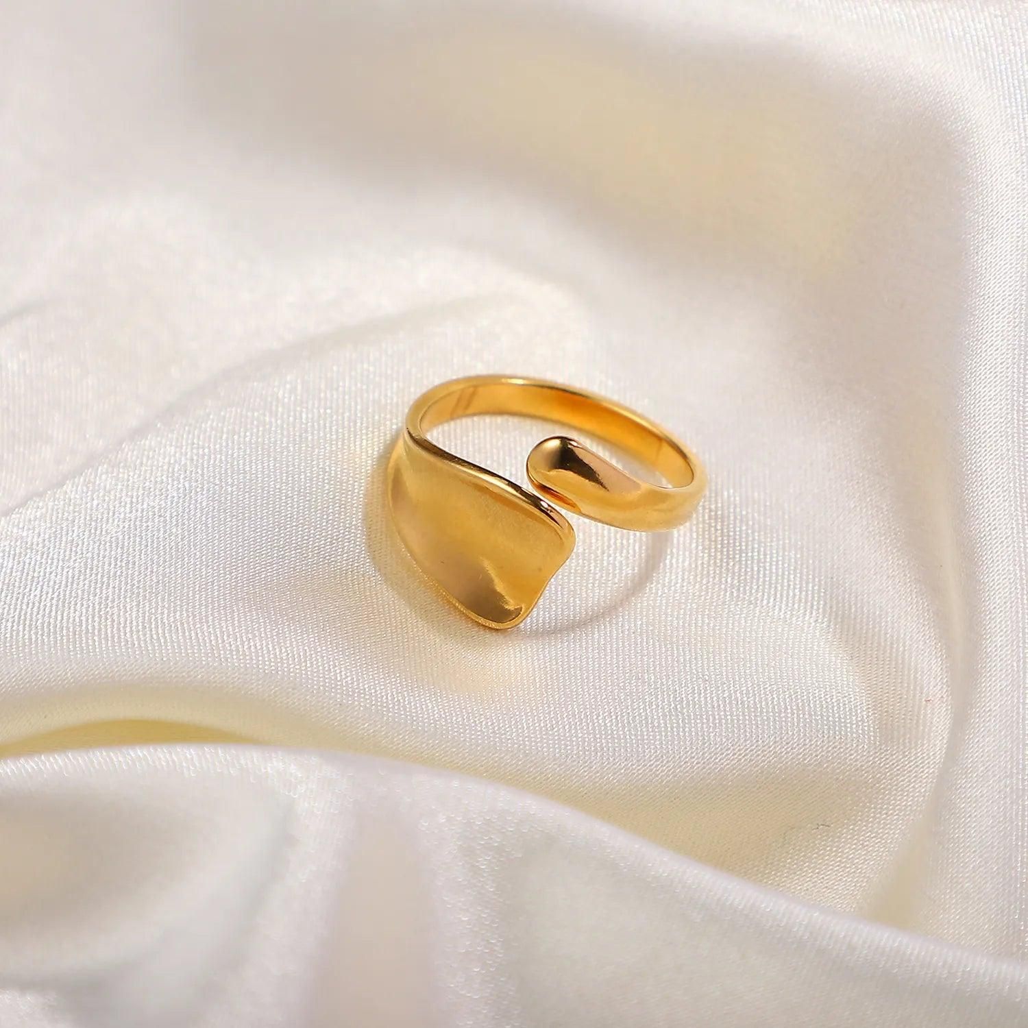 Datura Resizable Ring-gold