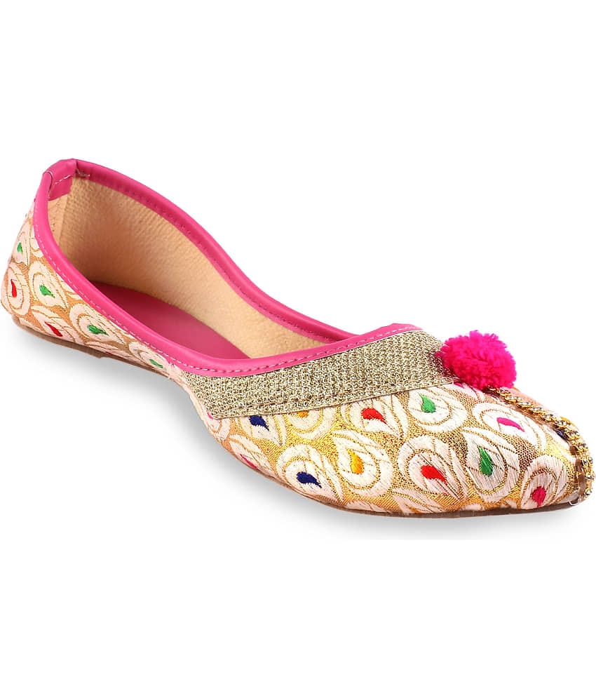 Apratim - Beige Women's Juttis