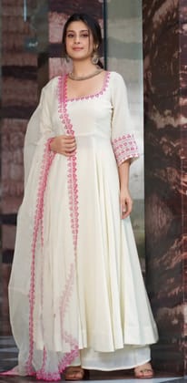 Georgette White Love Outfit-S