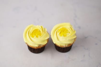 Pineapple cupcakes