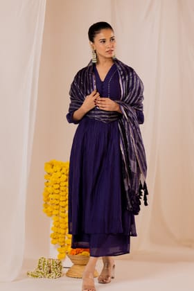 Amnaaya Kurta Set with Organza Dupatta-S