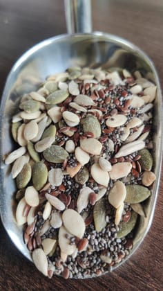 NUTZ PLUZ DELIGHTZ MIXED SEEDS 1000g