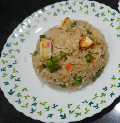 Veg Schezwan Paneer Fried Rice [250 Ml, 1 Bowl]