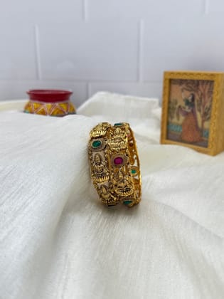 Antique Kada Bangle 6865-2.4