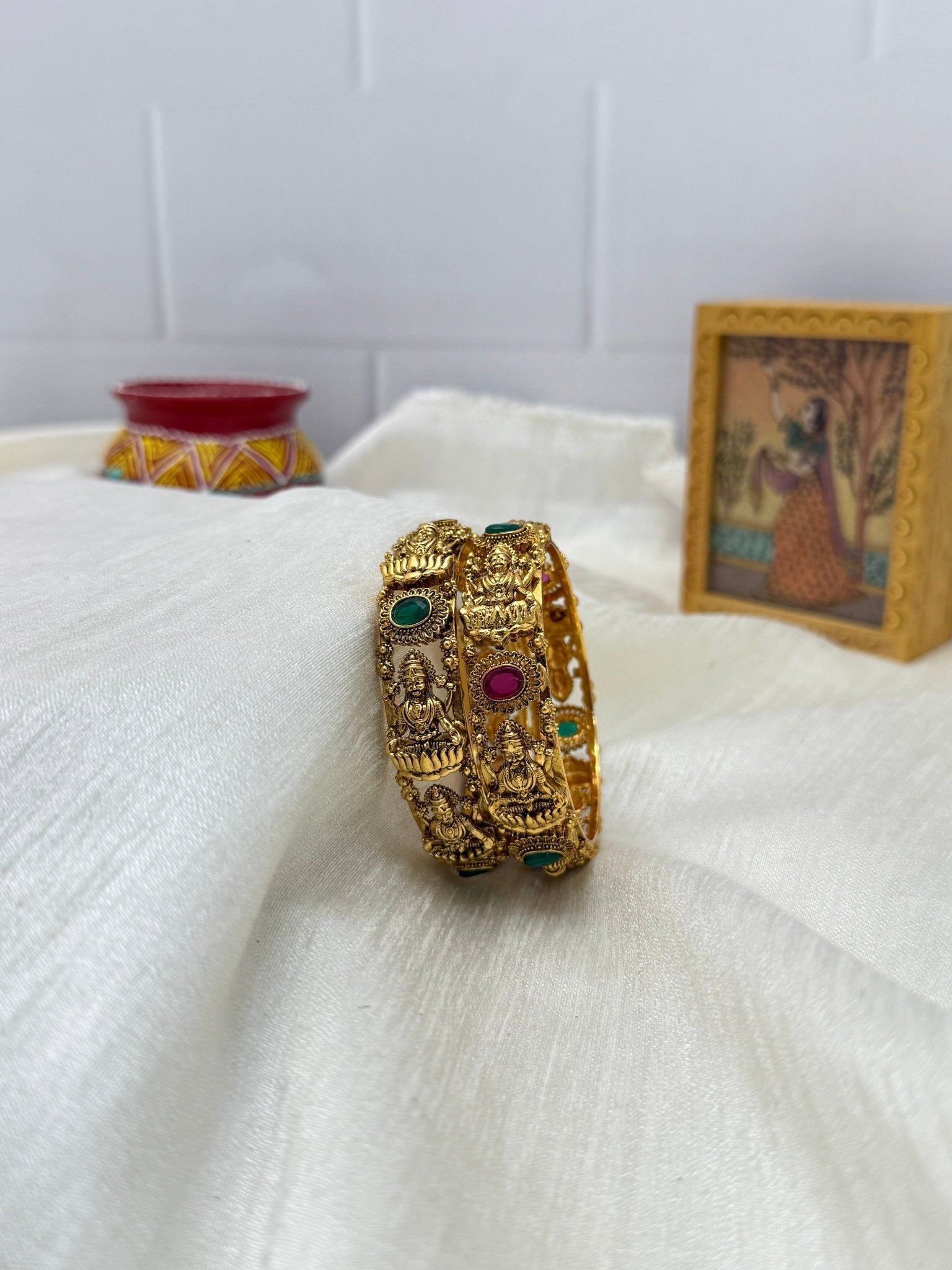 Antique Kada Bangle 6865-2.4