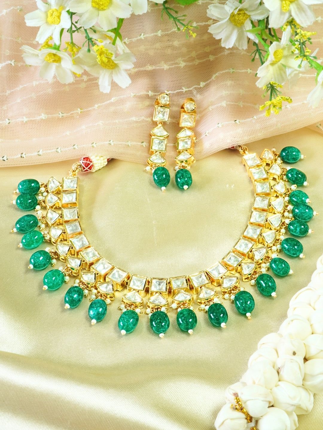 Vintage Vibes Pure Kundan Necklace with Green Motifs