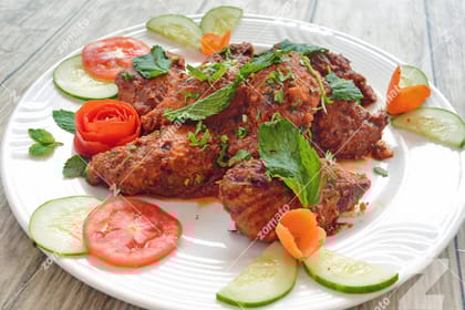 Tawa Chicken Momos
