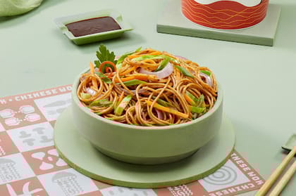 Chowmein Veg - Full (1000 Ml)